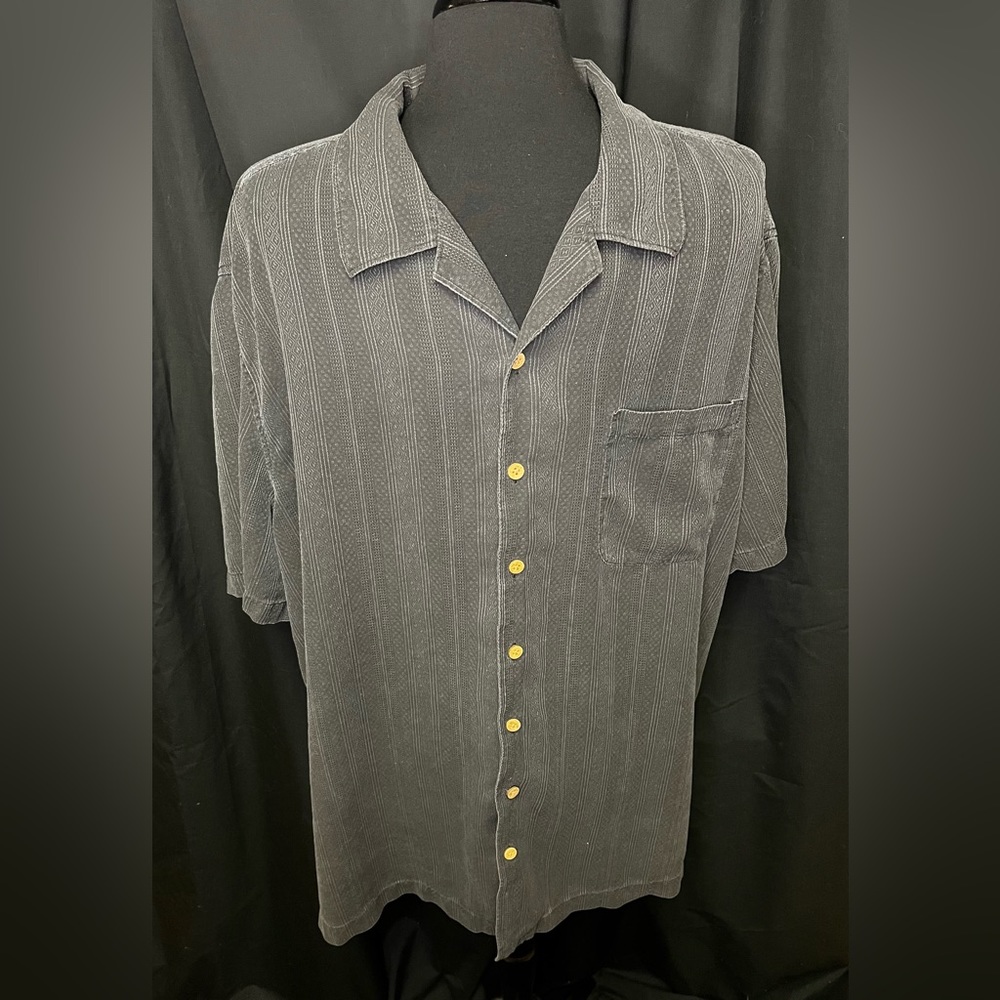 Textured Men’s Casual Button Down